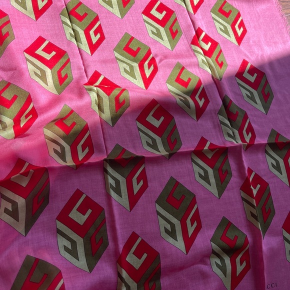 Gucci silk scarf - Picture 6 of 6